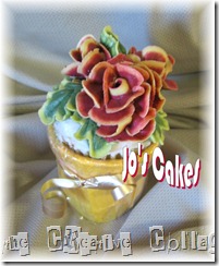 Fall Roses Cupcake